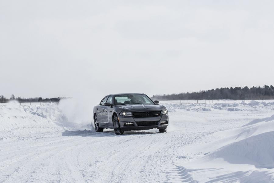  Dodge Charger SXT AWD 2015 года  (фото 6 из 7)